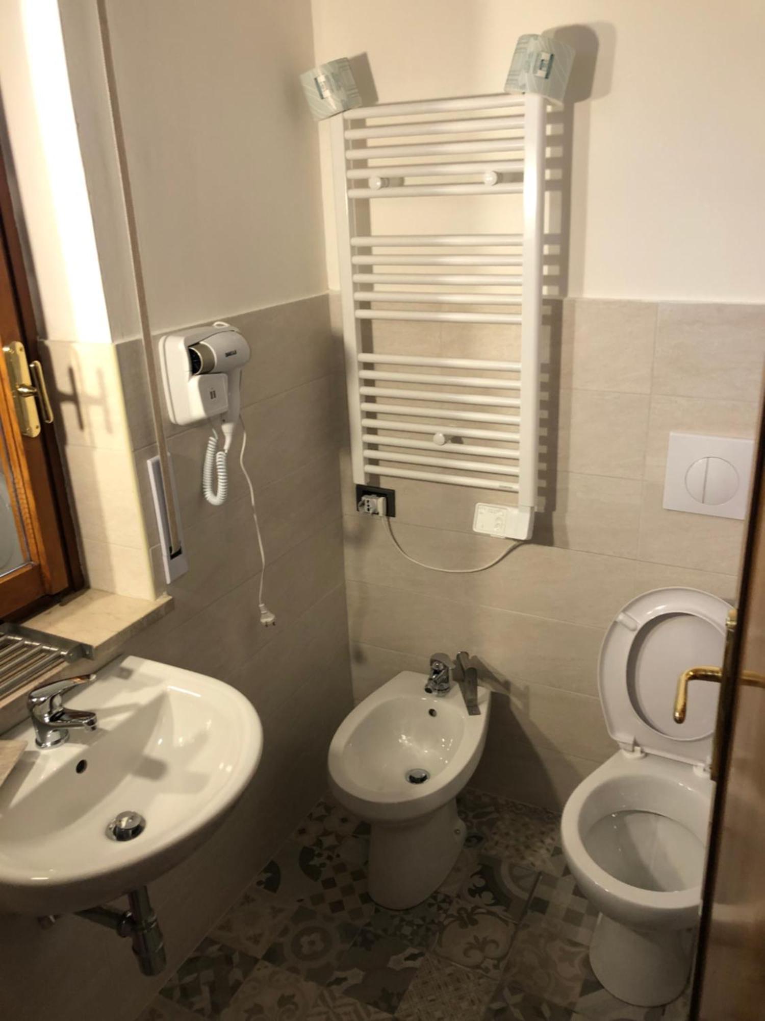 Moon River Guest House Pescara Extérieur photo
